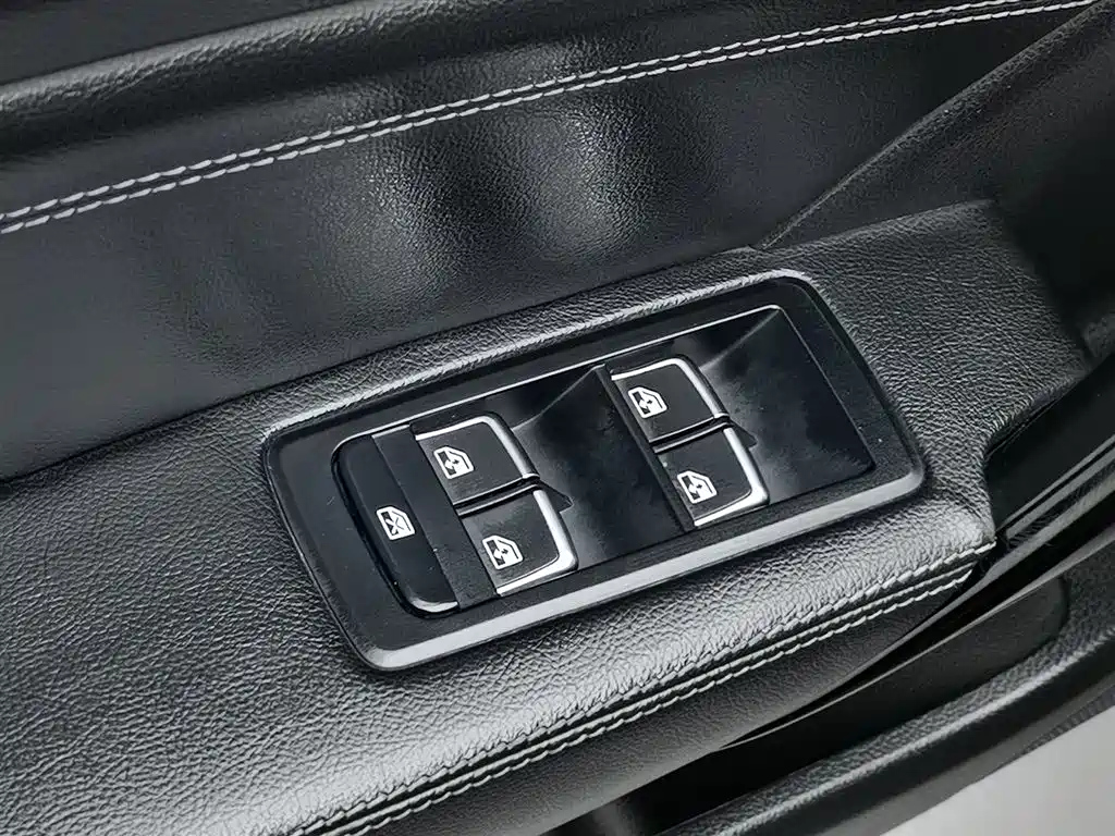 ZOTYE Z700 2016