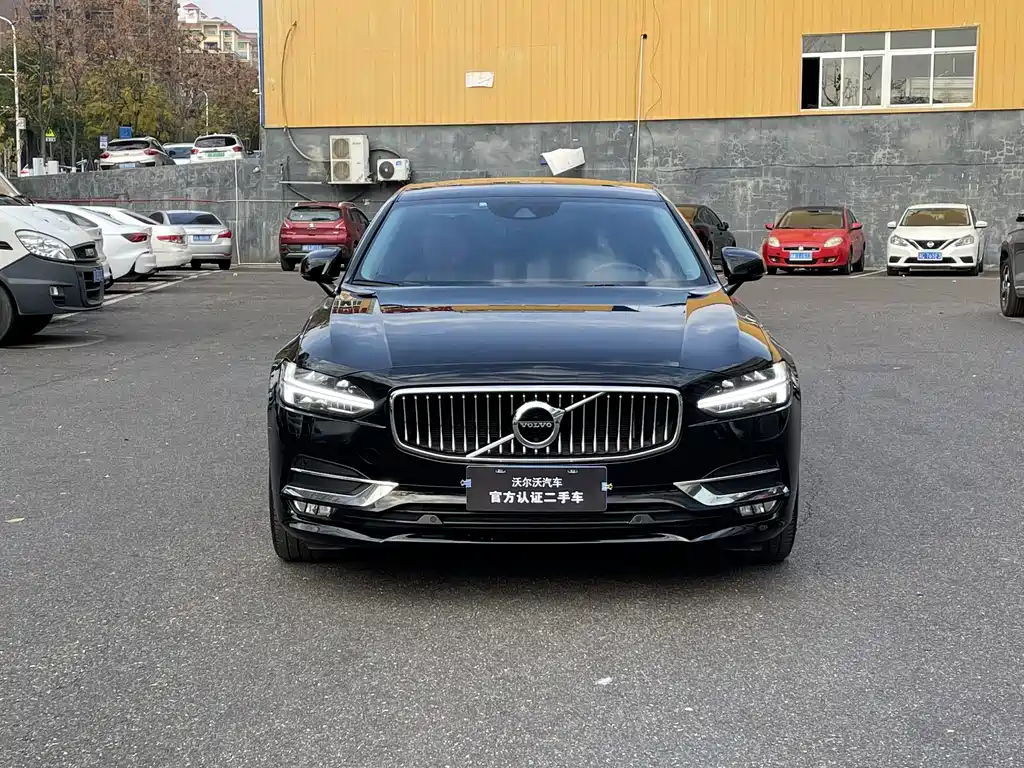 VOLVO S90 2020