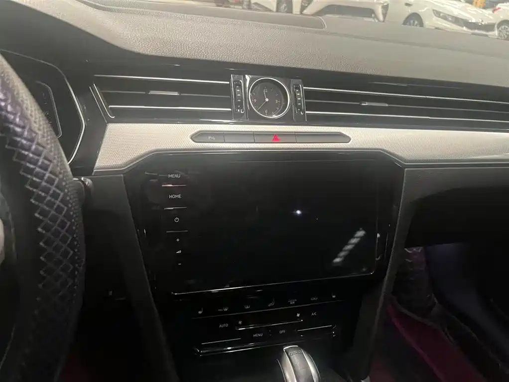 VOLKSWAGEN MAGOTAN 2023