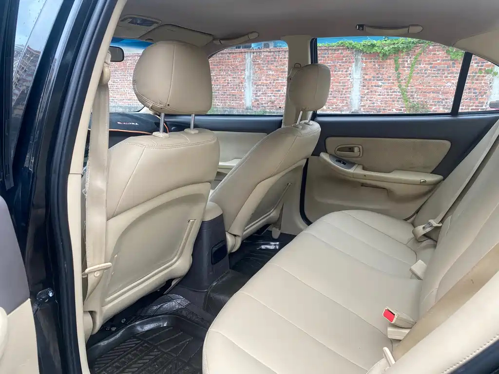 HYUNDAI ELANTRA 2011