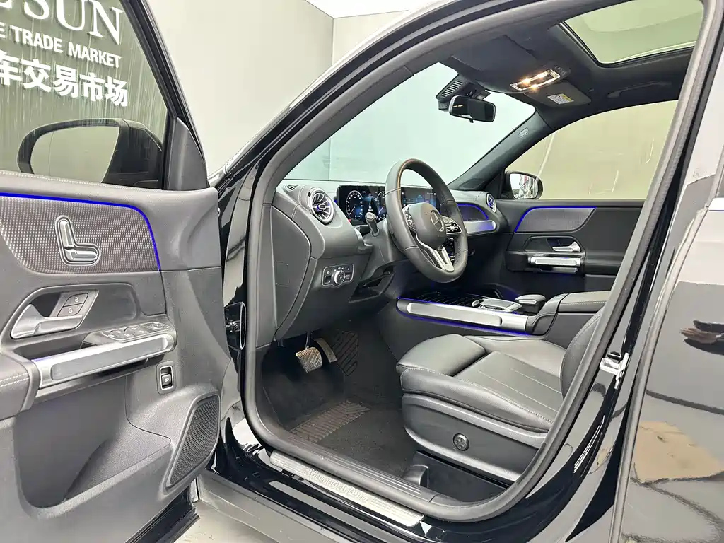 MERCEDES BENZ GLB 2021