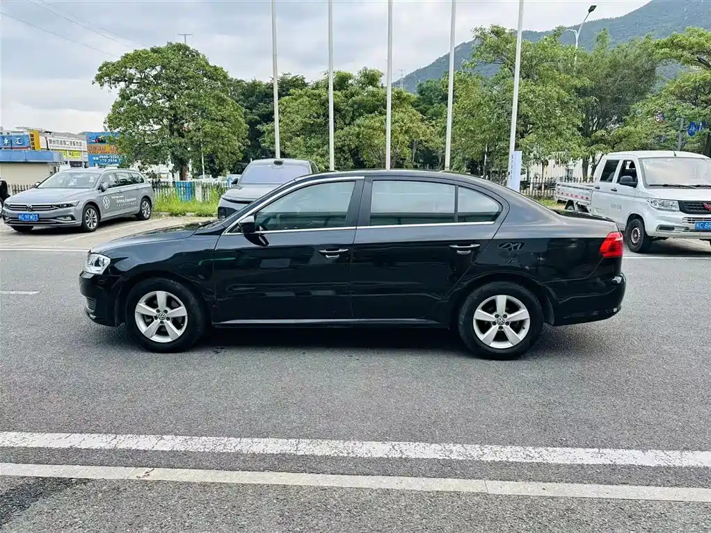 VOLKSWAGEN LAVIDA 2017