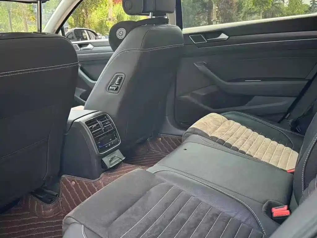 VOLKSWAGEN MAGOTAN 2021