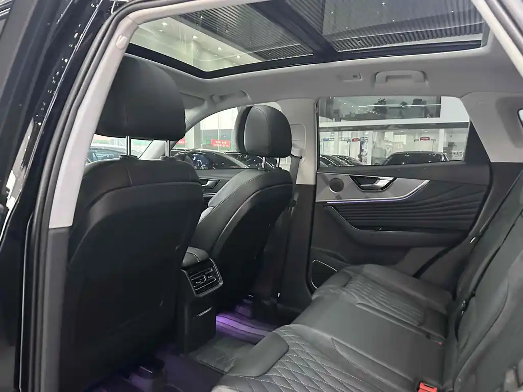 HONGQI HS5 2023