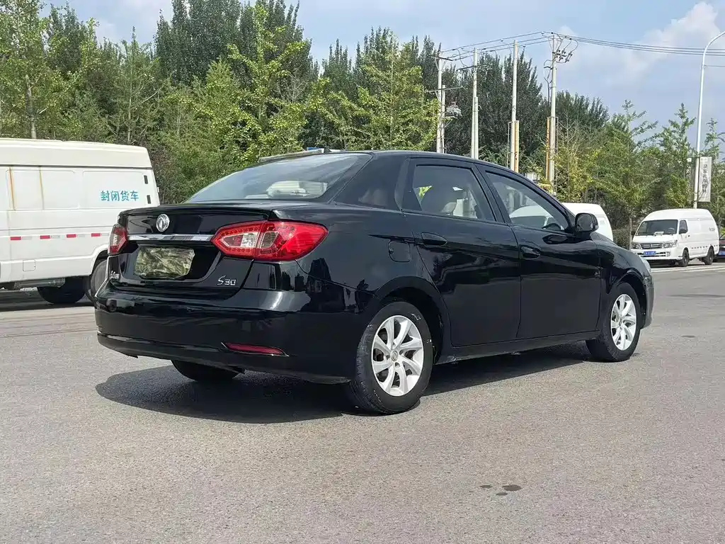 DONGFENG AEOLUS S30 2013