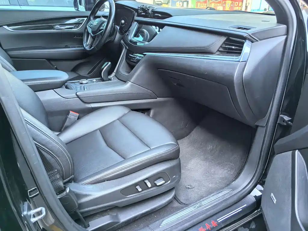 CADILLAC XT5 2021