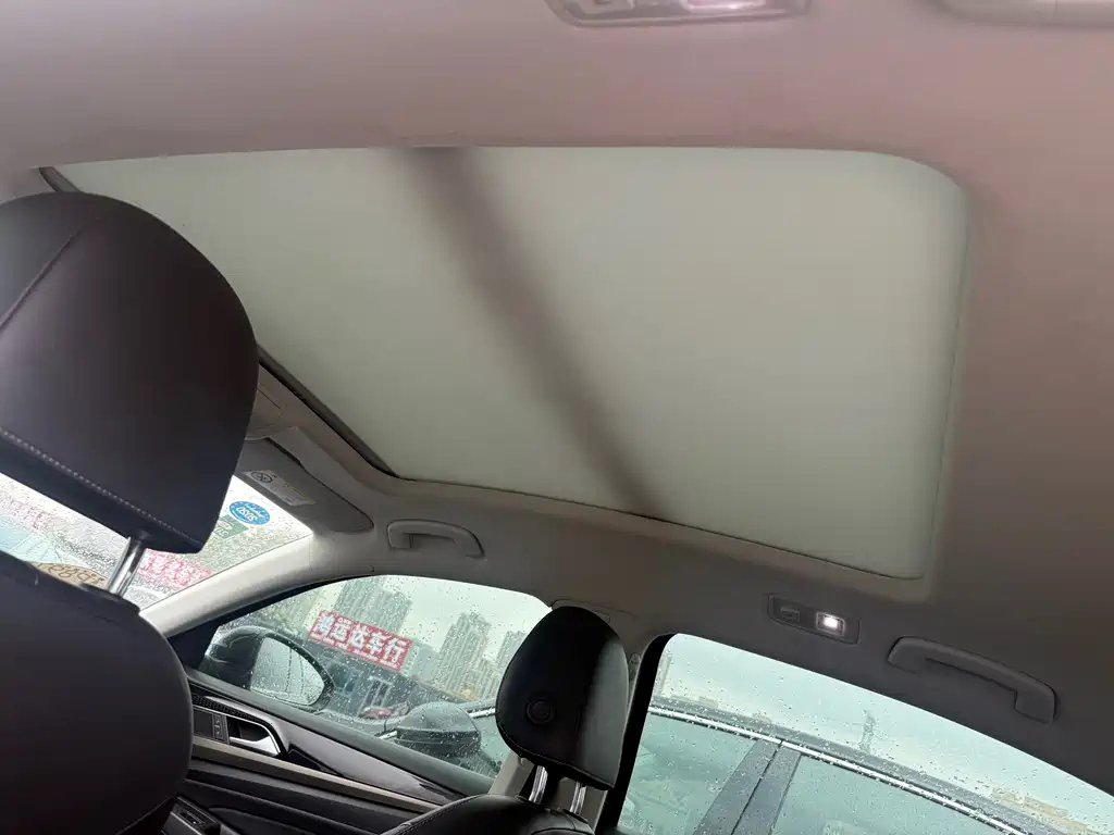 VOLKSWAGEN PASSAT 2019