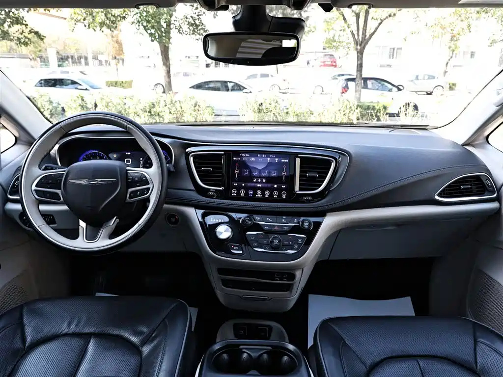 CHRYSLER OTHER 2018