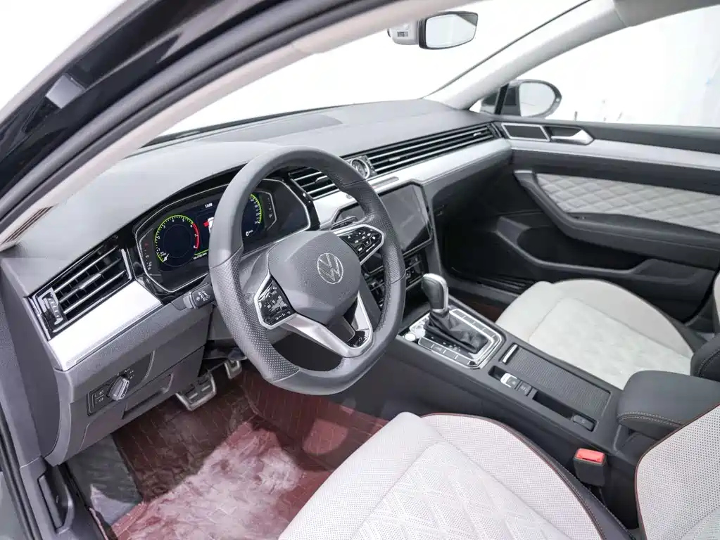 VOLKSWAGEN MAGOTAN 2023
