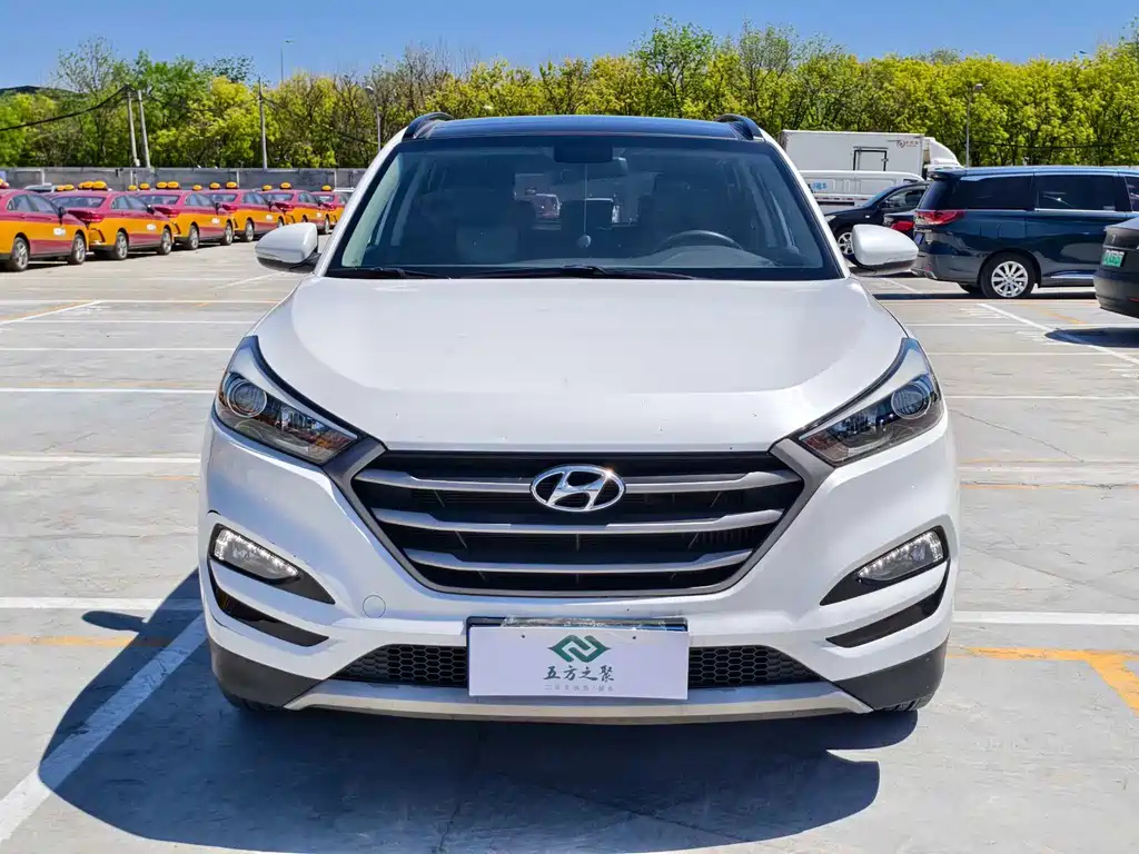 HYUNDAI TUCSON 2015