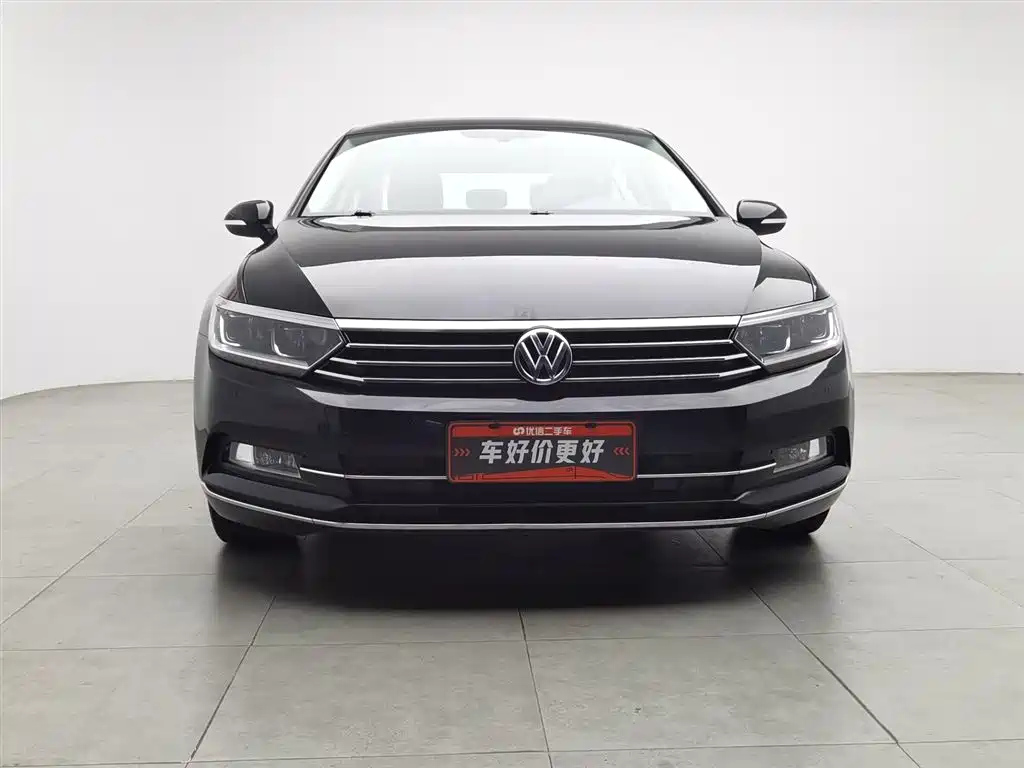 VOLKSWAGEN MAGOTAN 2019
