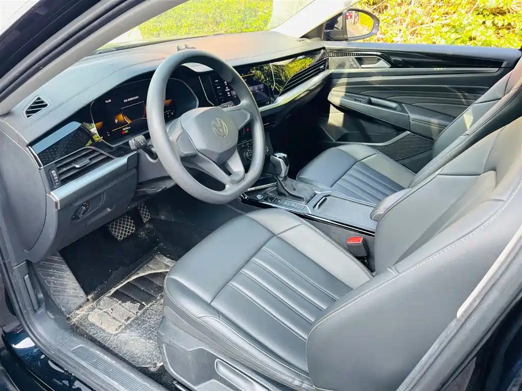 VOLKSWAGEN PASSAT 2022