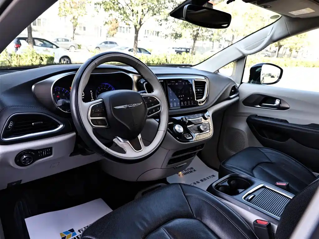 CHRYSLER OTHER 2018