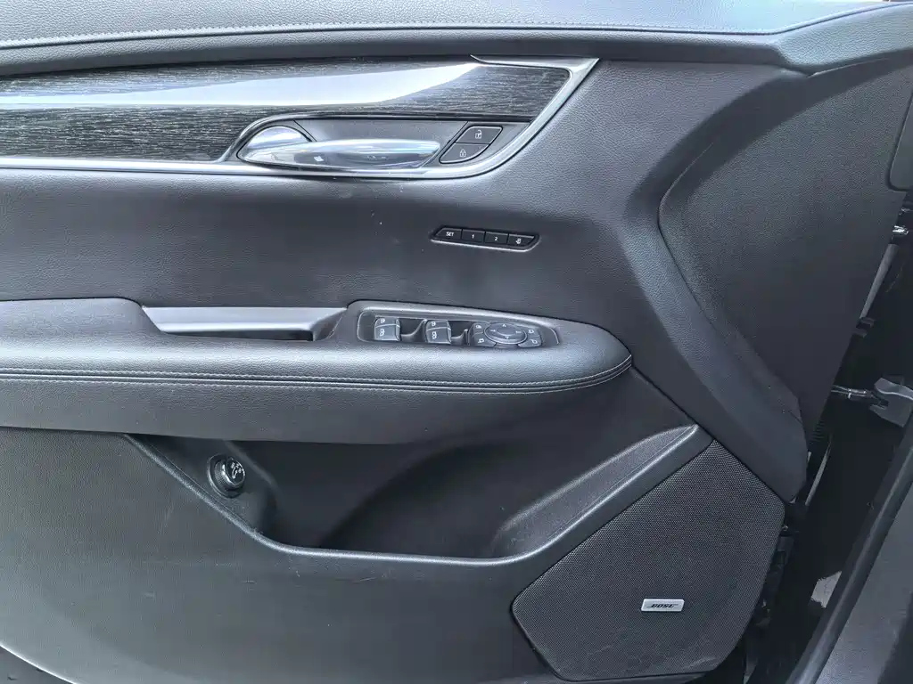 CADILLAC XT5 2021