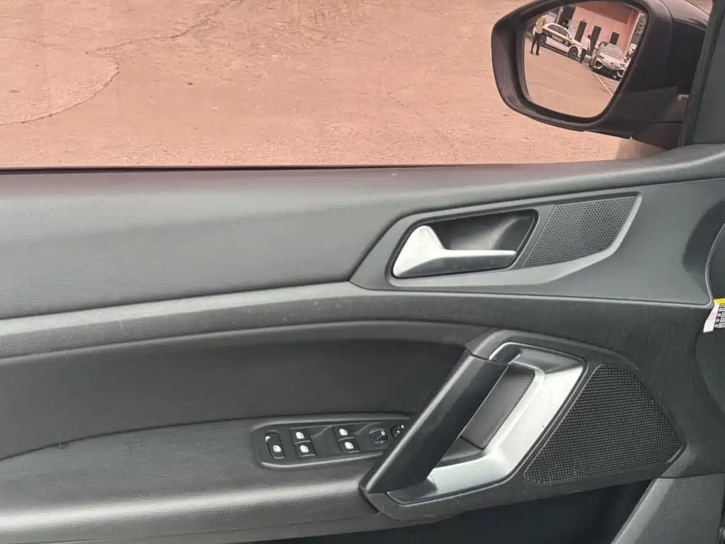 PEUGEOT 408 2018