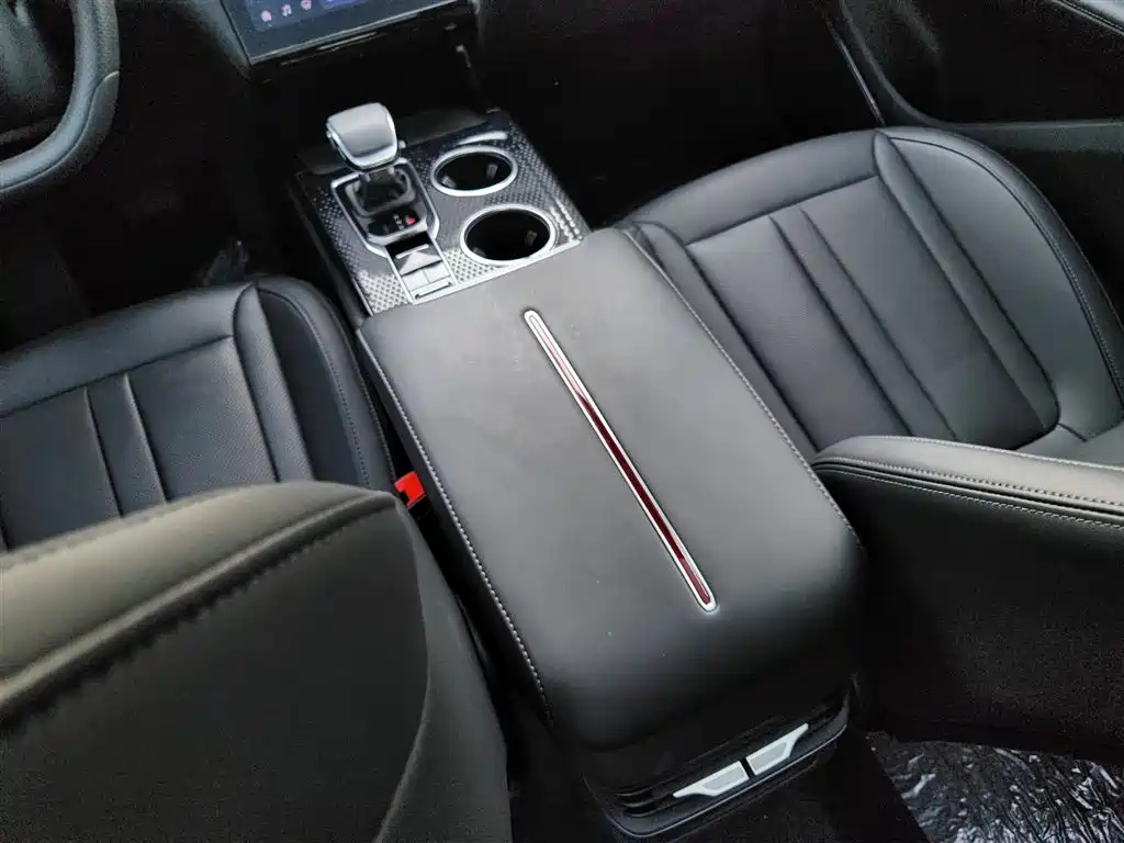 HONGQI HS3 PHEV 2024