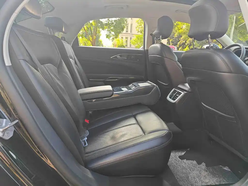 FORD TAURUS 2019