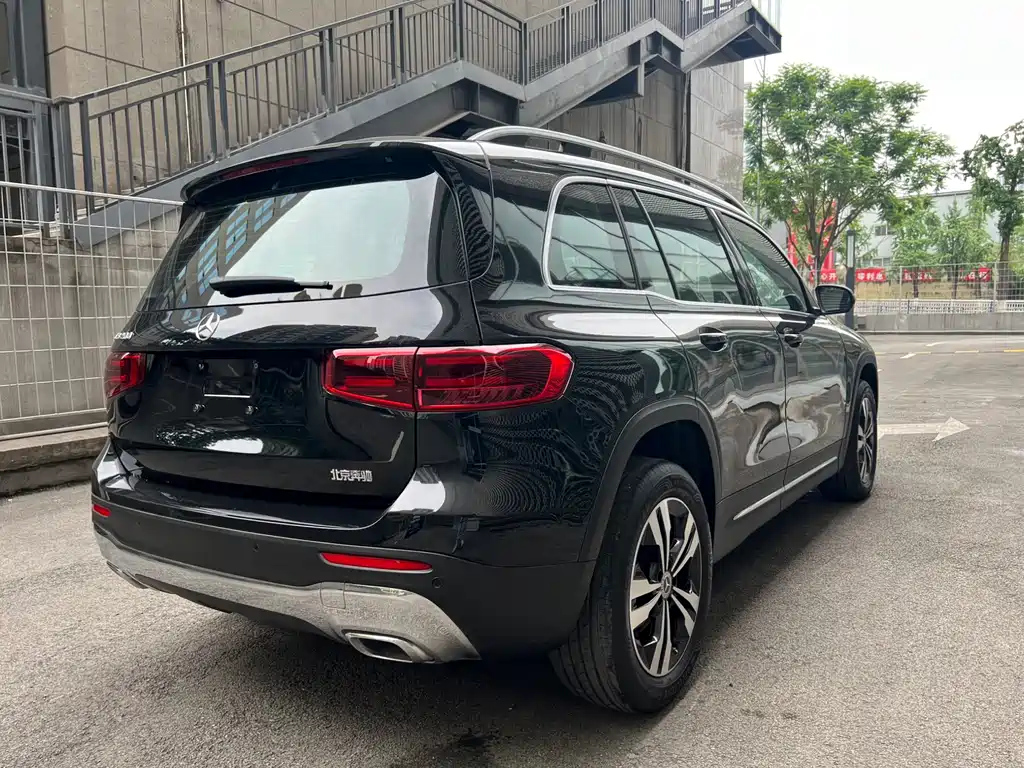 MERCEDES BENZ GLB 2024