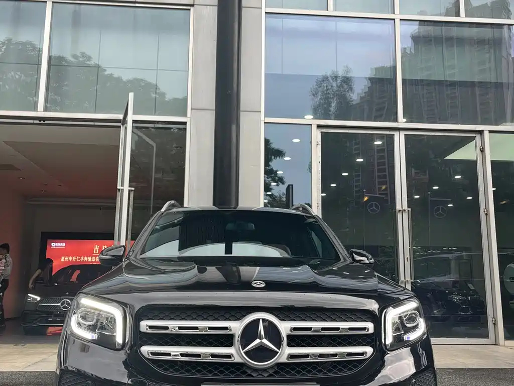 MERCEDES BENZ GLB 2023