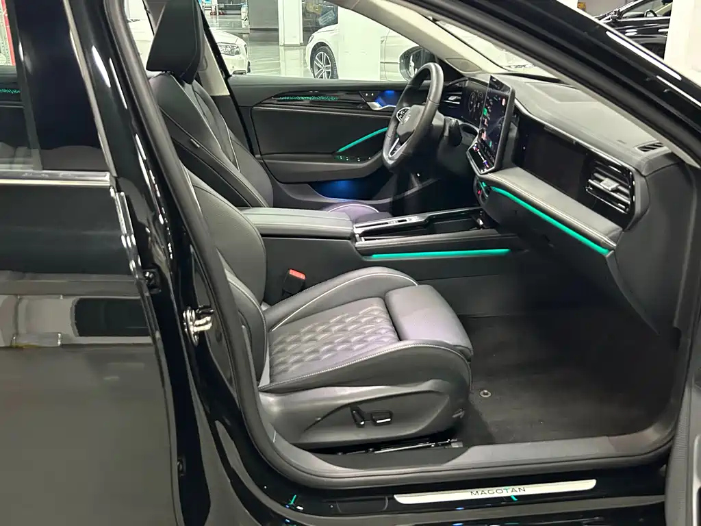 VOLKSWAGEN MAGOTAN 2024
