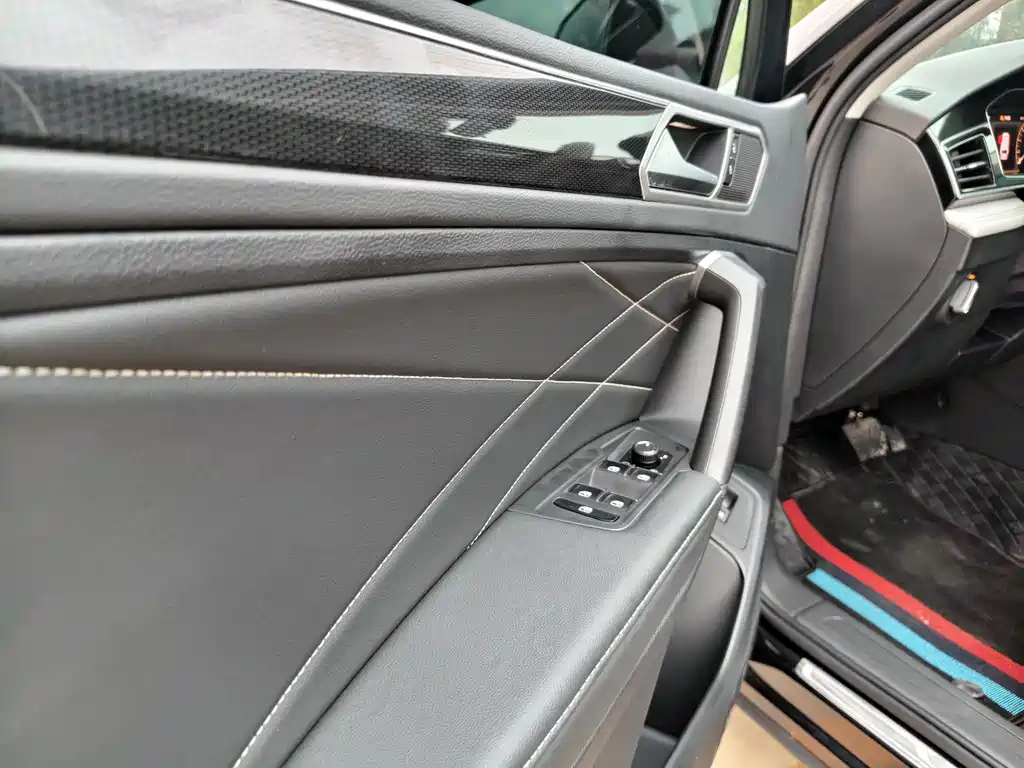 VOLKSWAGEN TIGUAN L 2024