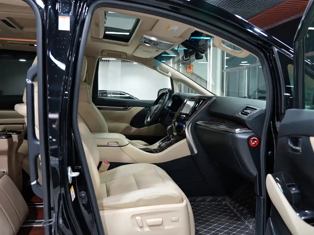 TOYOTA ALPHARD 2018
