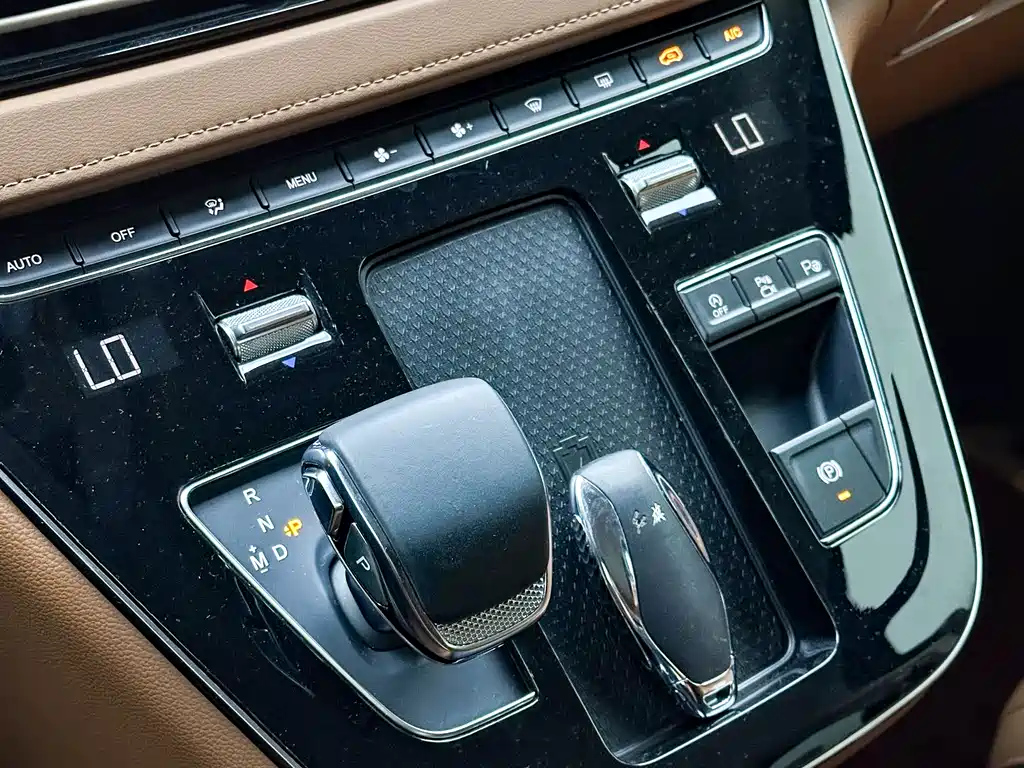 HONGQI HQ9 2023