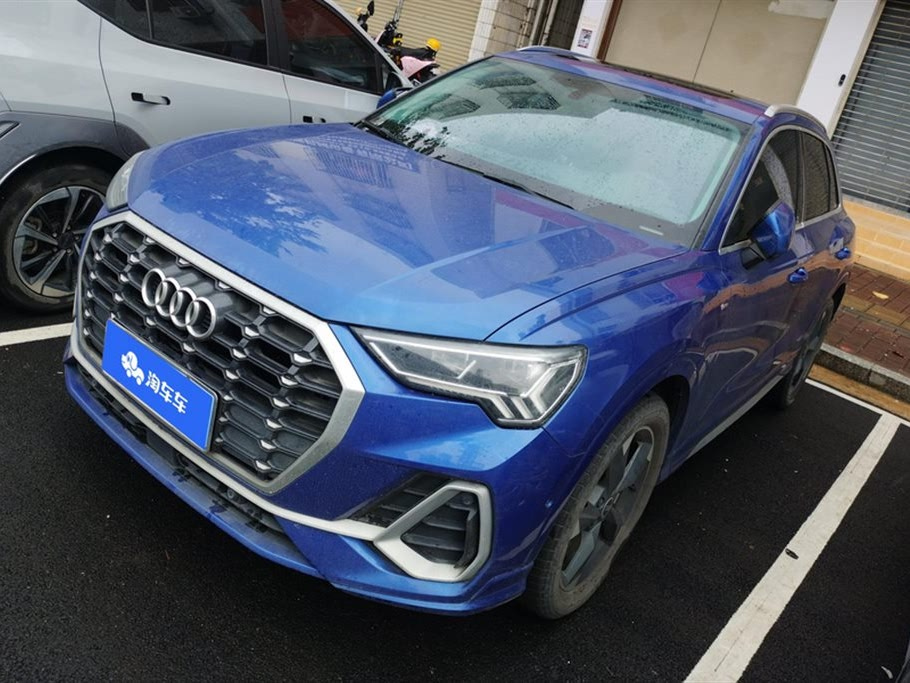 AUDI Q3 2022
