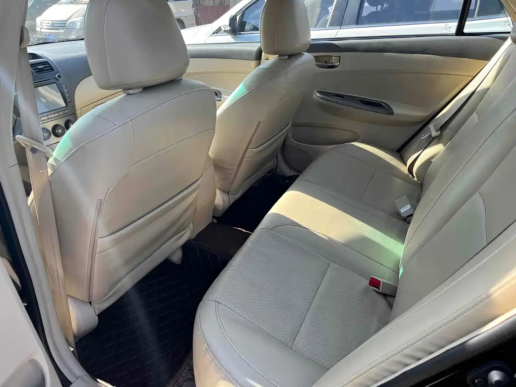 BYD L3 2014