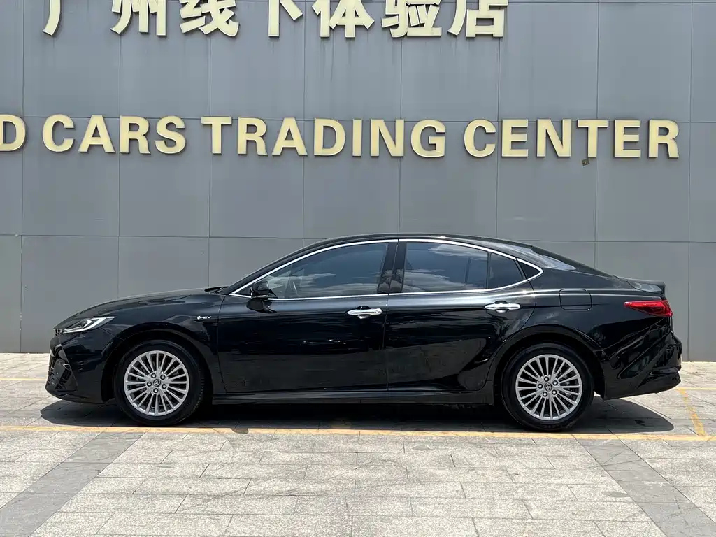 TOYOTA CAMRY 2024