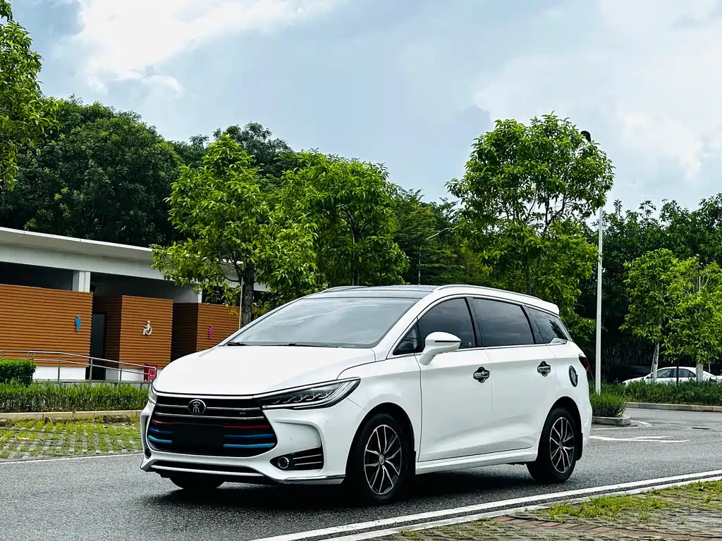 BYD SONG MAX 2017