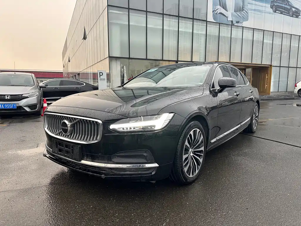 VOLVO S90 2022