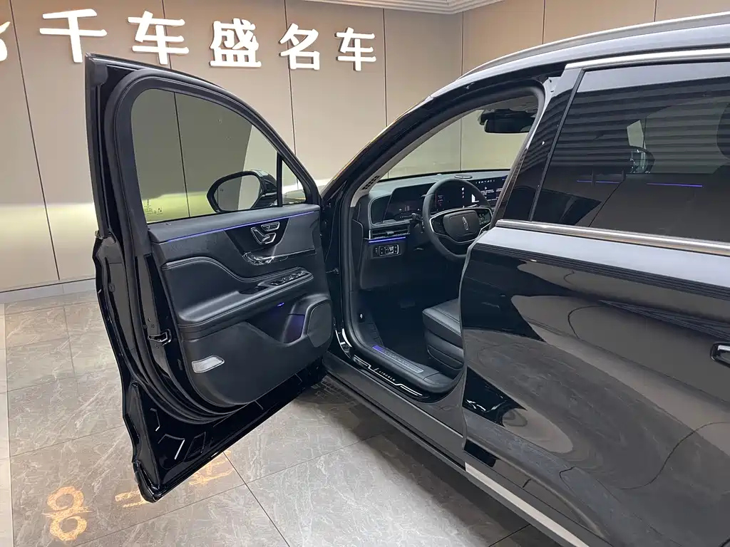 LINCOLN ADVENTURER 2023