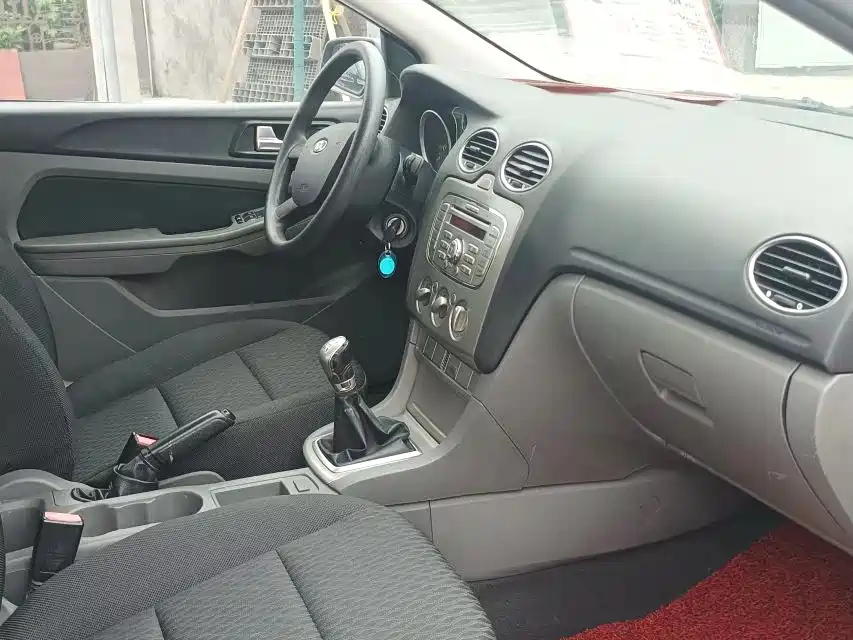 FORD FOCUS 2012