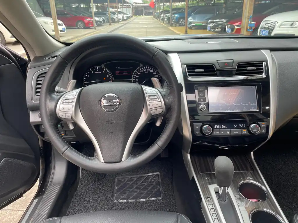 NISSAN TEANA 2016