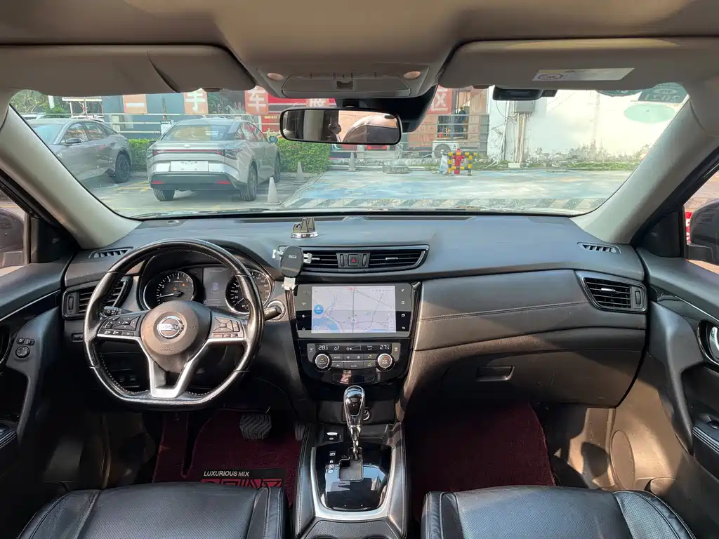 NISSAN X-TRAIL 2019