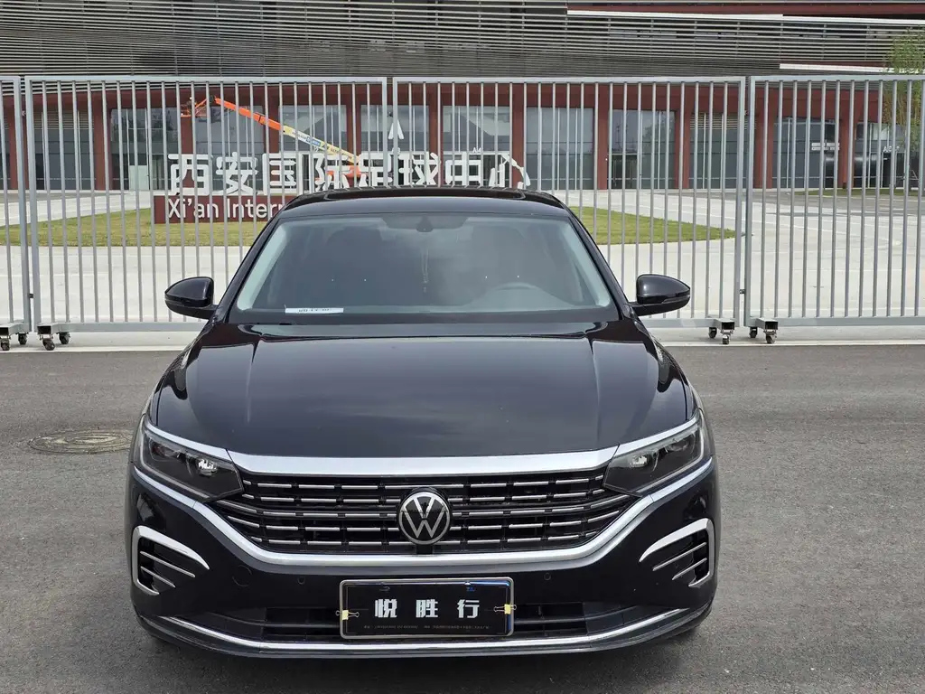 VOLKSWAGEN PASSAT 2022