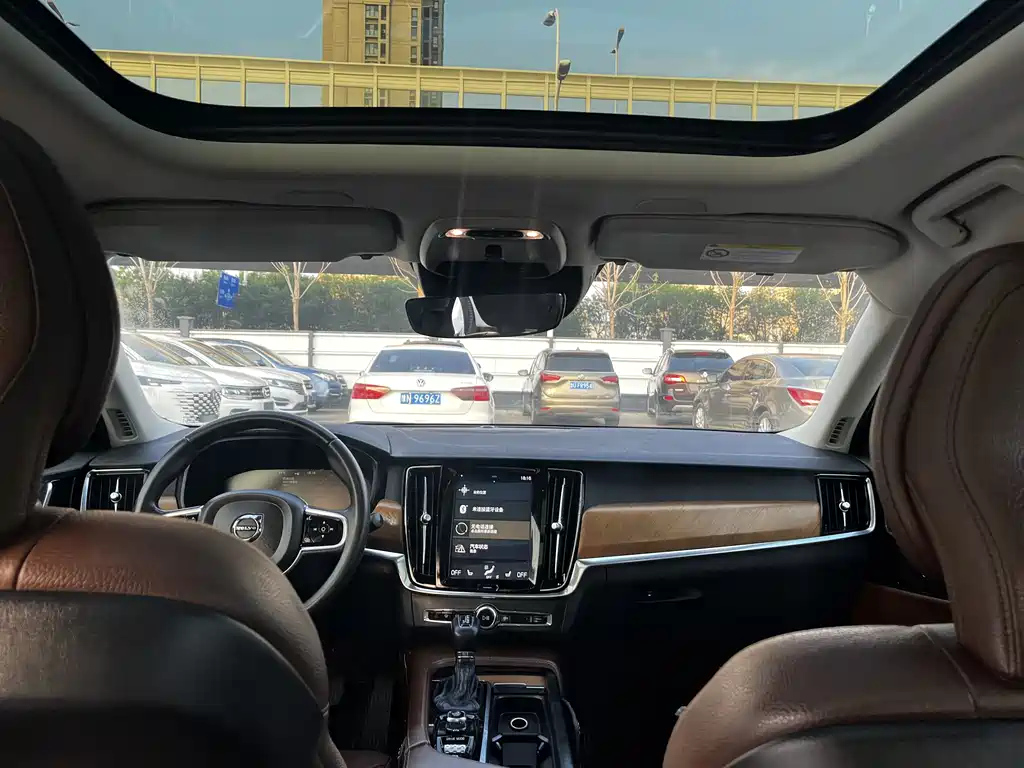 VOLVO S90 2020