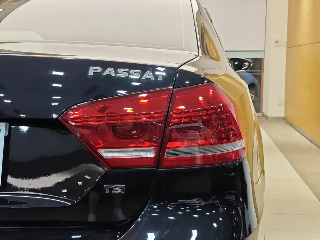 VOLKSWAGEN PASSAT 2015