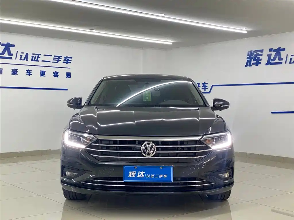 VOLKSWAGEN SAGITAR 2022