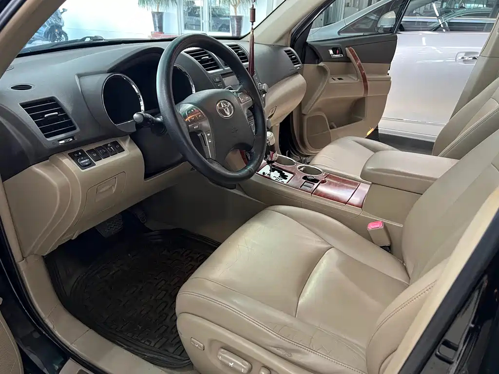 TOYOTA HIGHLANDER 2009