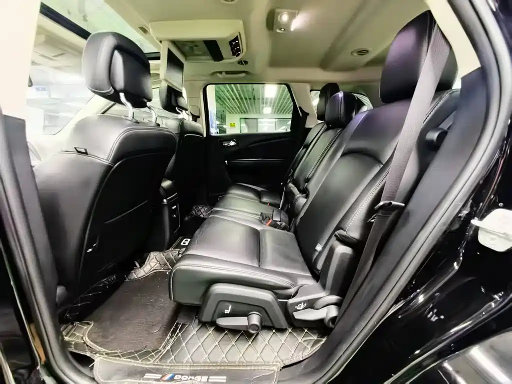 DODGE JCUV 2013