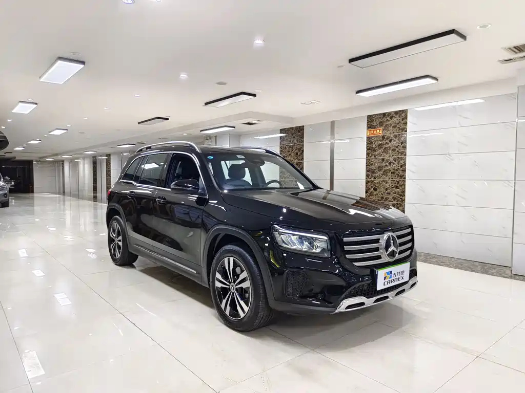 MERCEDES BENZ GLB 2024