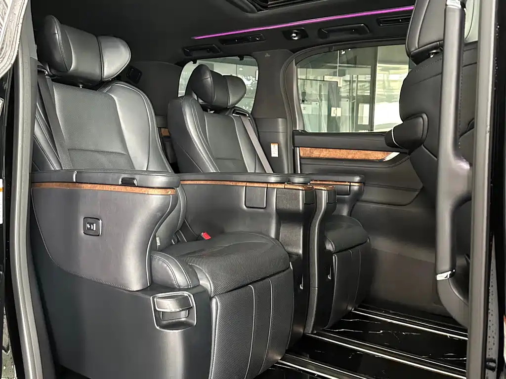 TOYOTA ALPHARD 2020