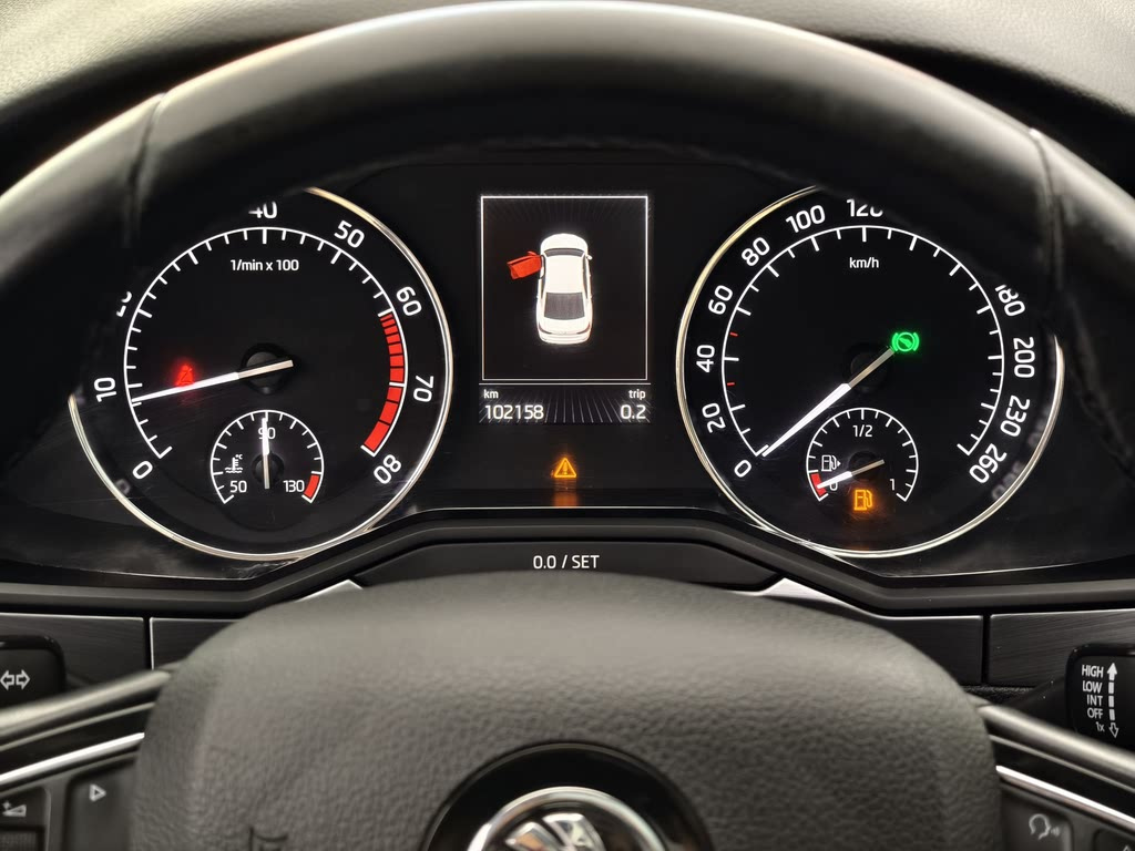 SKODA SUPERB 2016