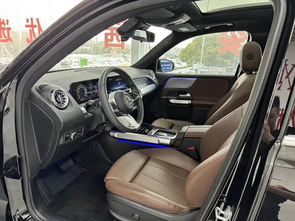 MERCEDES BENZ GLB 2024