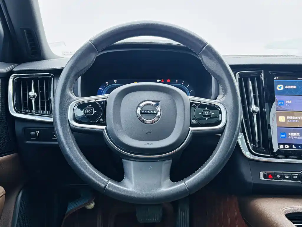 VOLVO S90 2022