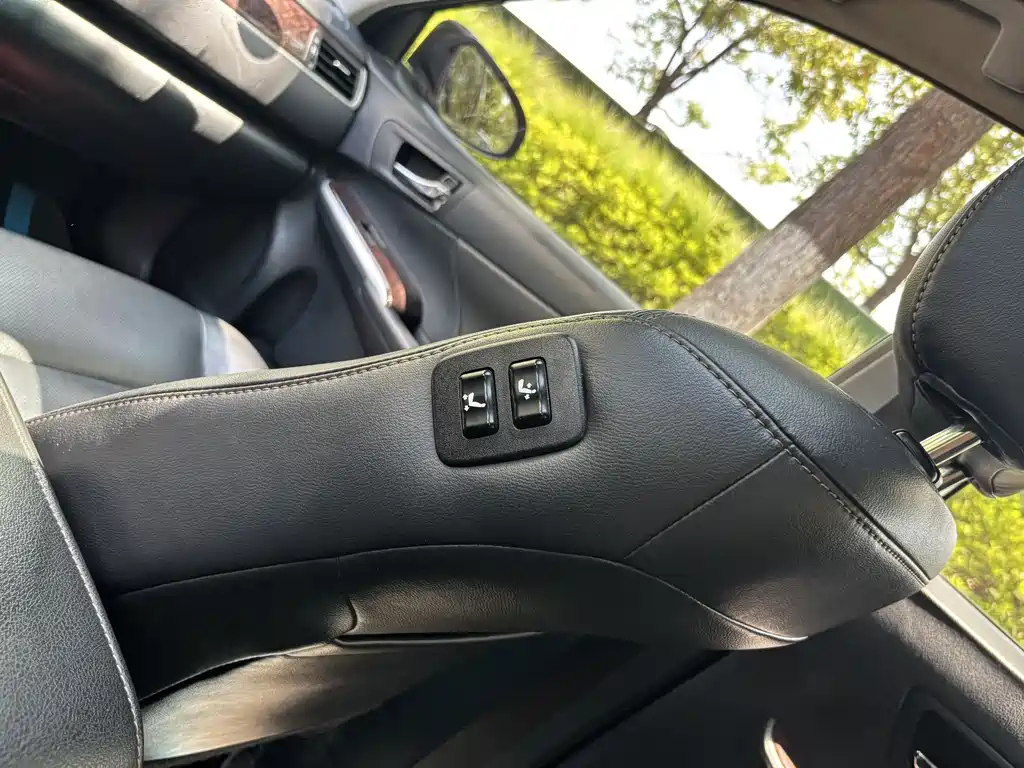 TOYOTA CAMRY 2016