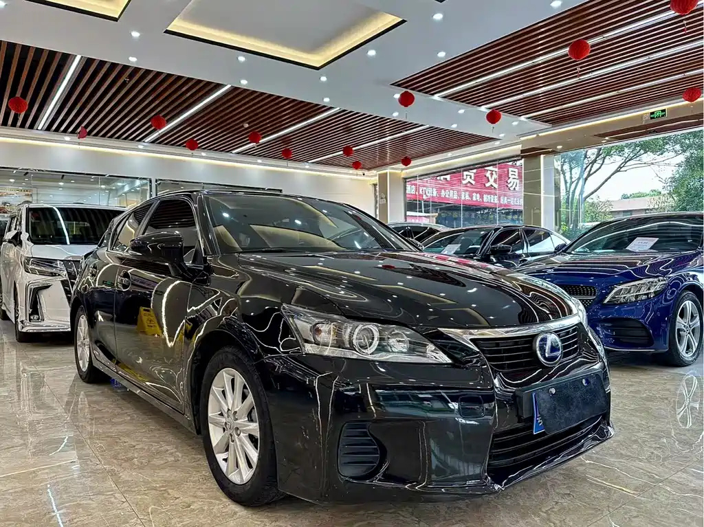 LEXUS CT 2012