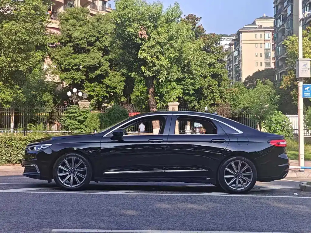 FORD TAURUS 2019